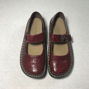 Ingaro Womens Jane Clogs